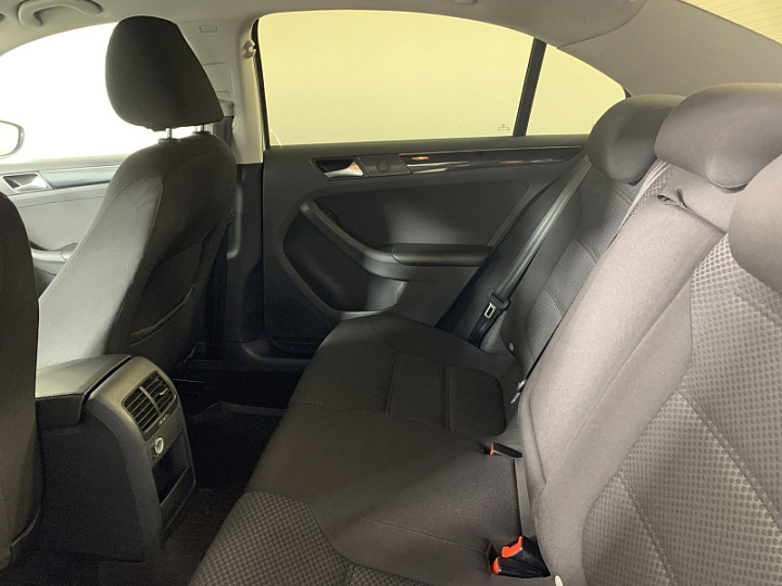Volkswagen Jetta 1.6, 2016 года, Автоматическая, белый