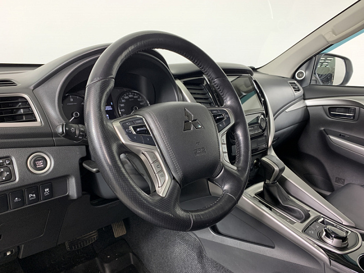 MITSUBISHI Pajero Sport 2.4, 2017 года, Автоматическая, БЕЛЫЙ