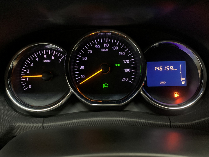 Renault Duster 1.6, 2015 года, Механика, Темно-Коричневый