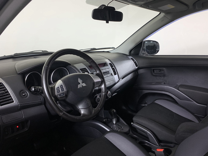 Mitsubishi Outlander 2, 2011 года, Вариатор, Белый