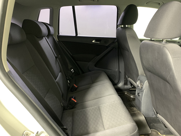 Volkswagen Tiguan 2, 2012 года, Автоматическая, Серебристый