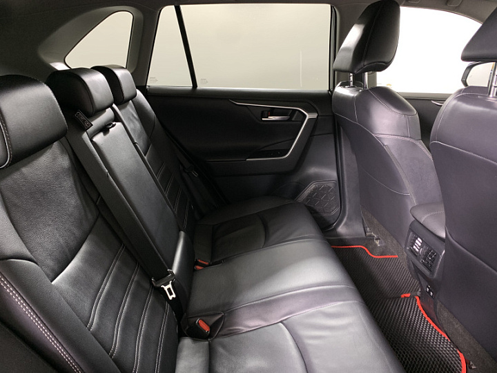 Toyota RAV4 2.5, 2021 года, Вариатор, Черный