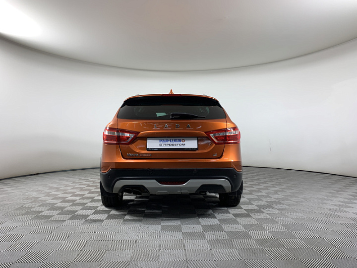 Lada Vesta 1.8, 2018 года, Робот, ОРАНЖЕВЫЙ