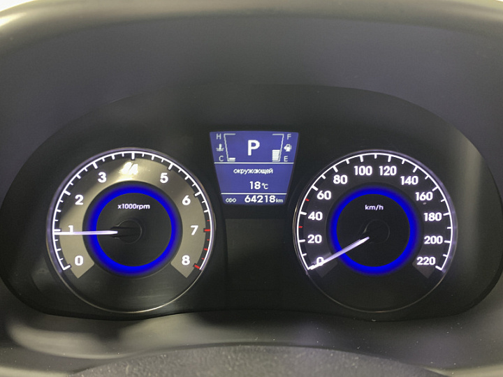 HYUNDAI Solaris 1.4, 2013 года, Автоматическая, Серебристый
