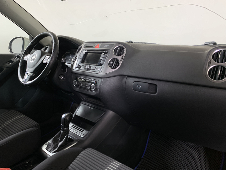 VOLKSWAGEN Tiguan 2, 2011 года, Автоматическая, Серебристо-желтый