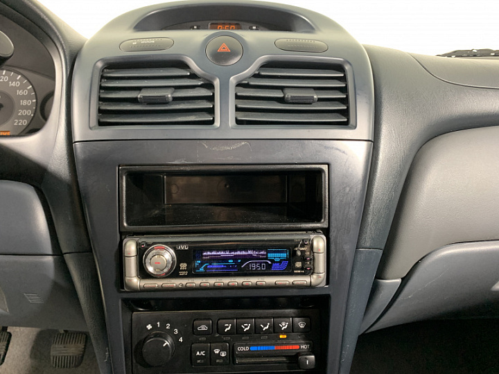 NISSAN Almera Classic 1.6, 2006 года, Механика, Серебристый