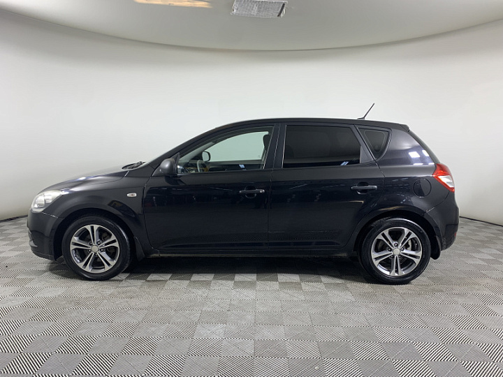 KIA Ceed 1.4, 2011 года, Механика, Черный перламутр