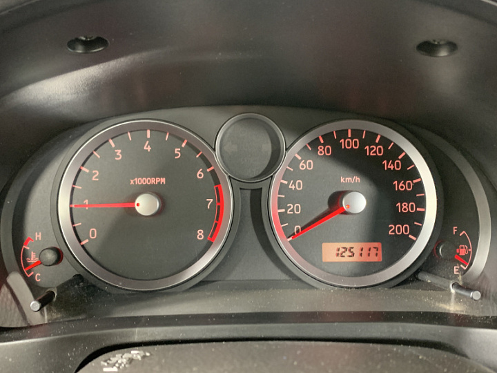 SUZUKI Liana 1.6, 2005 года, Механика, Серебристый