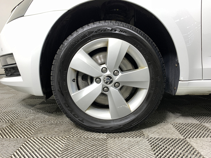 SKODA Octavia 1.8, 2019 года, Робот, БЕЛЫЙ
