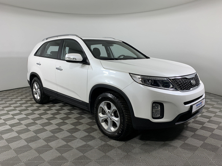 KIA Sorento 2.4, 2015 года, Автоматическая, БЕЛЫЙ
