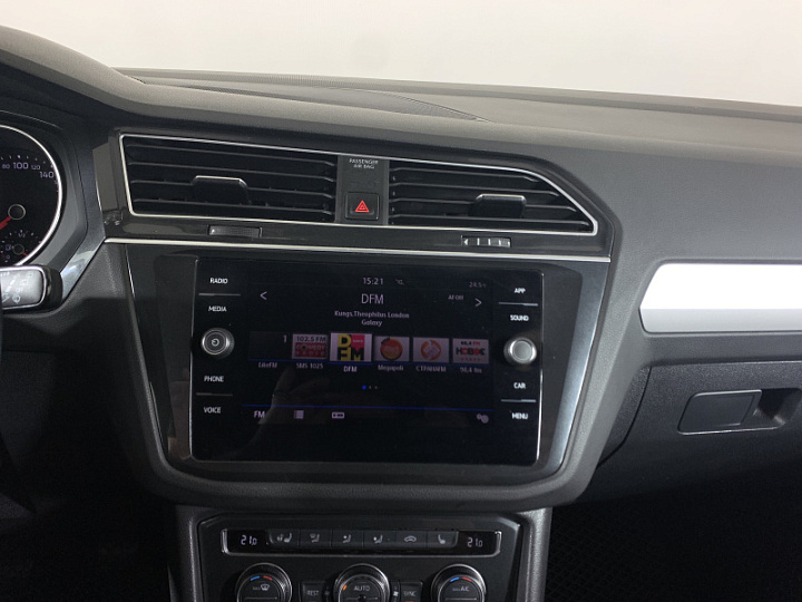 Volkswagen Tiguan 1.4, 2020 года, Механика, Черный
