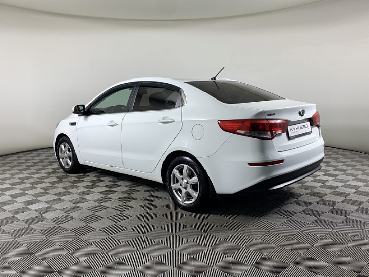 KIA Rio 1.6, 2016 года, Механика, Белый
