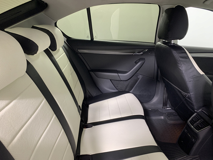 SKODA Octavia 1.4, 2019 года, Робот, БЕЛЫЙ