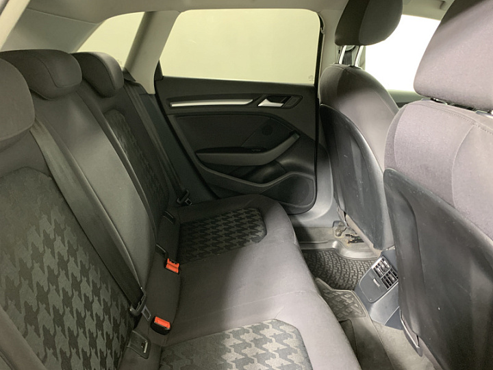 AUDI A3 1.2, 2015 года, Робот, БЕЛЫЙ