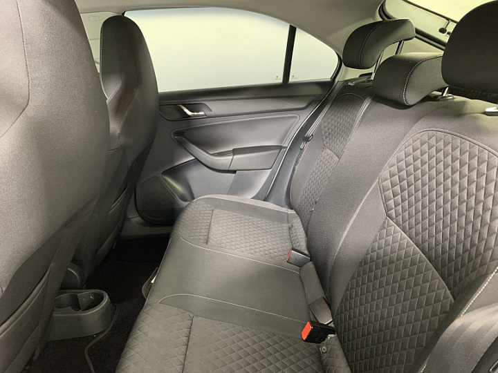SKODA Rapid 1.4, 2016 года, Робот, БЕЛЫЙ