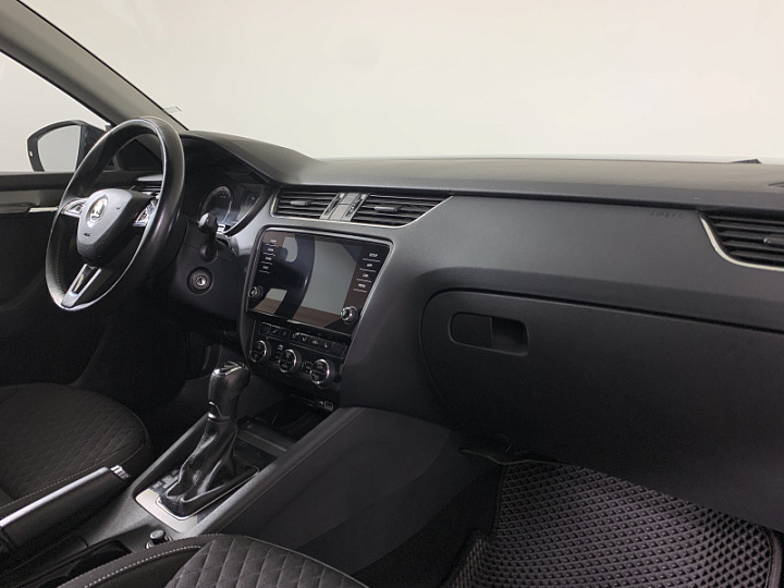 Skoda Octavia 1.6, 2018 года, Автоматическая, Черный
