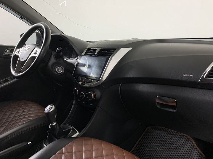 HYUNDAI Solaris 1.6, 2011 года, Механика, ФИОЛЕТОВЫЙ