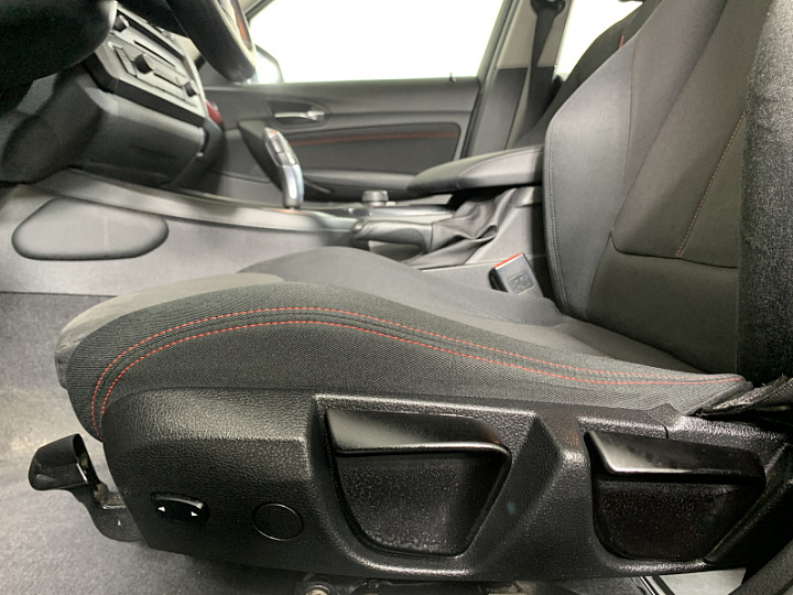 BMW 1 серии 1.6, 2014 года, Автоматическая, ЧЕРНЫЙ