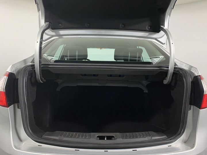 FORD Fiesta 1.6, 2015 года, Механика, Серебристый