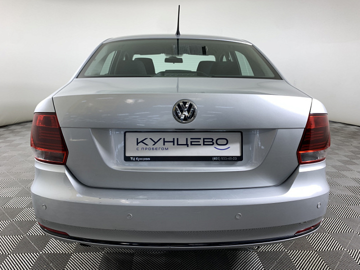 Volkswagen Polo 1.6, 2015 года, Механика, Серебристый