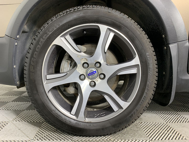 VOLVO XC70 2.4, 2012 года, Автоматическая, КОРИЧНЕВЫЙ