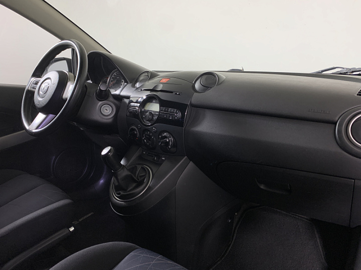 MAZDA 2 1.5, 2011 года, Механика, СЕРЫЙ
