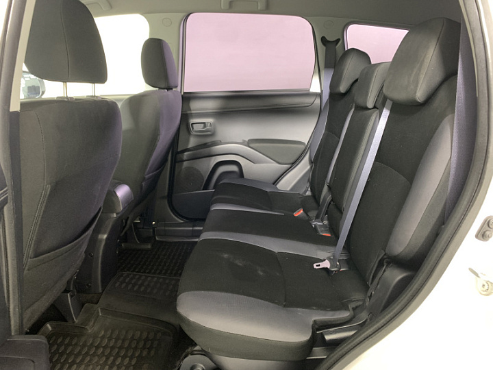Mitsubishi Outlander 2, 2011 года, Вариатор, Белый