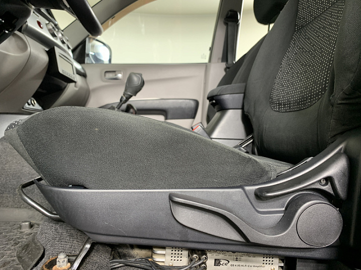 MITSUBISHI L200 2.5, 2011 года, Механика, СЕРЫЙ