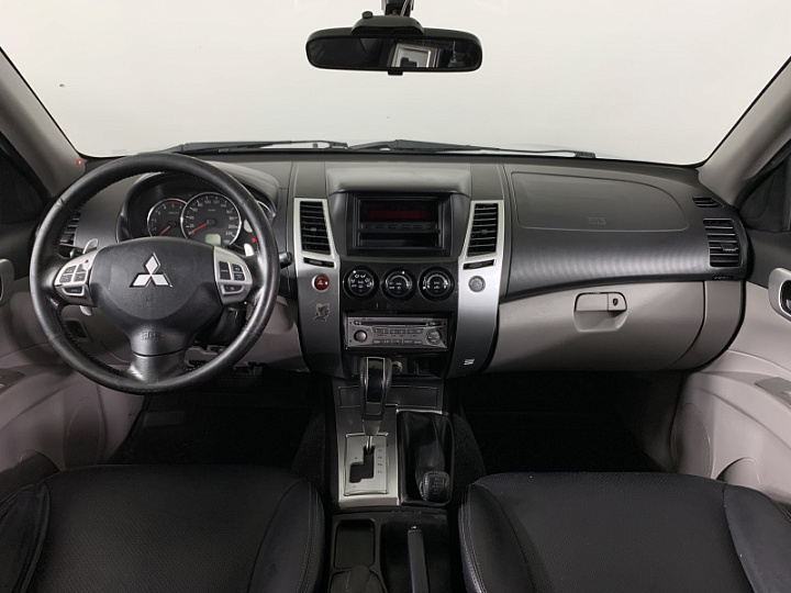 MITSUBISHI Pajero Sport 2.5, 2010 года, Автоматическая, Серебристый