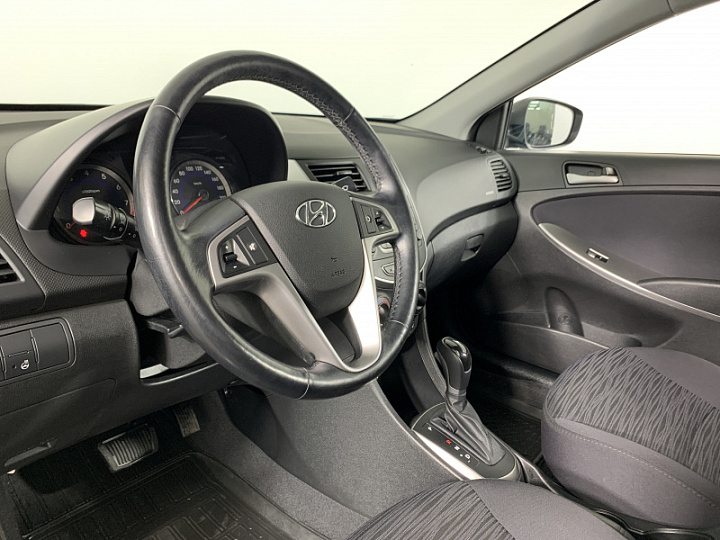 HYUNDAI Solaris 1.6, 2015 года, Автоматическая, ЧЕРНЫЙ