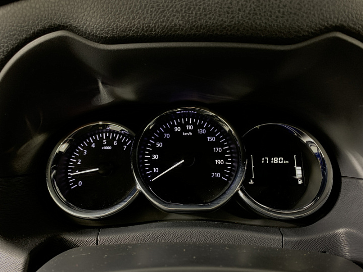 NISSAN Terrano 1.6, 2019 года, Механика, Серебристый