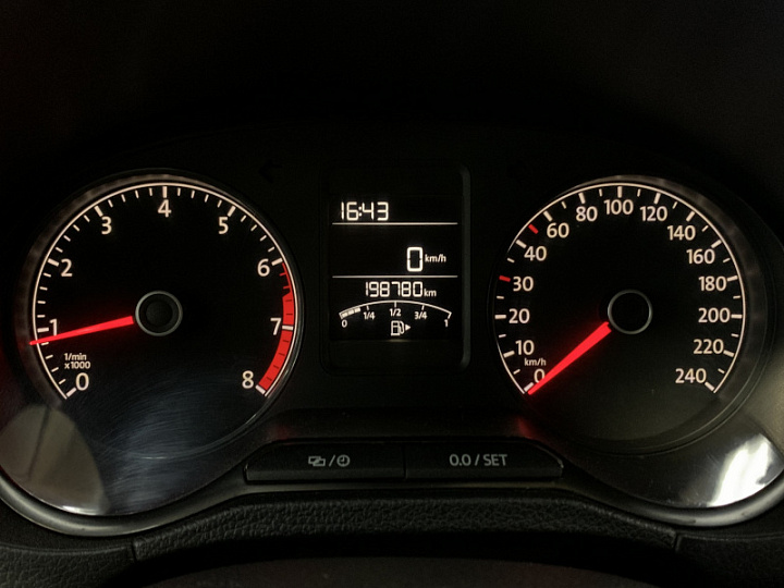 Volkswagen Polo 1.6, 2019 года, Механика, ЧЕРНЫЙ