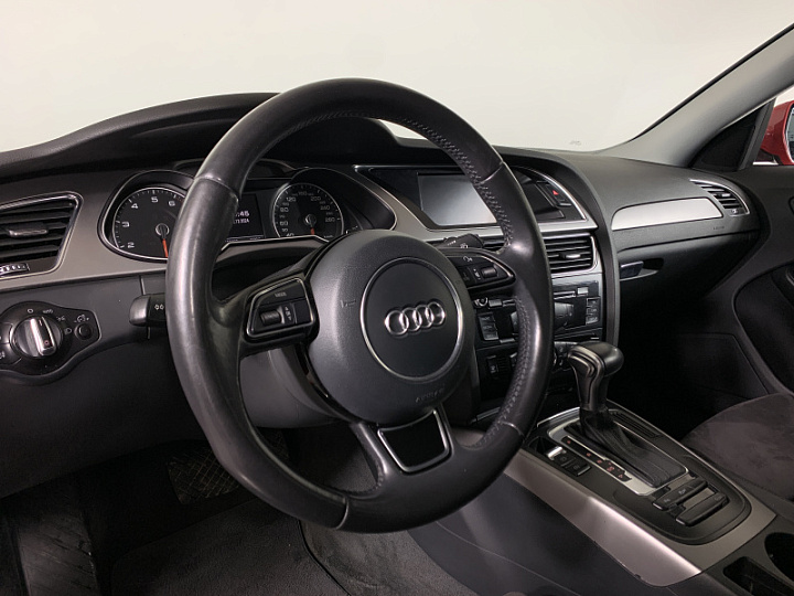 AUDI A4 1.8, 2012 года, Вариатор, КРАСНЫЙ