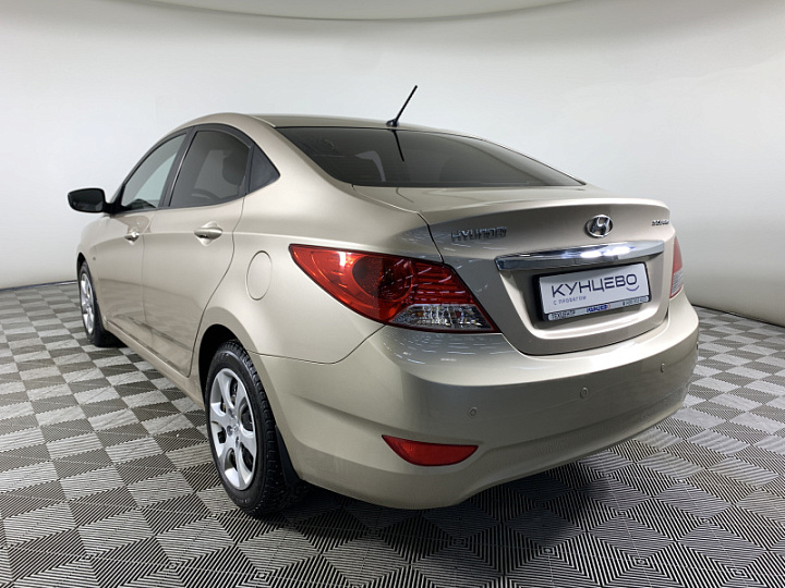 HYUNDAI Solaris 1.6, 2011 года, Автоматическая, Бежево-серый