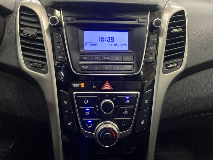 Hyundai i30 1.6, 2015 года, Механика, БЕЛЫЙ