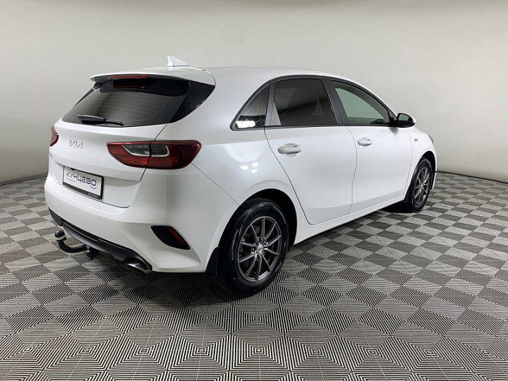 KIA Ceed 1.6, 2022 года, Автоматическая, БЕЛЫЙ