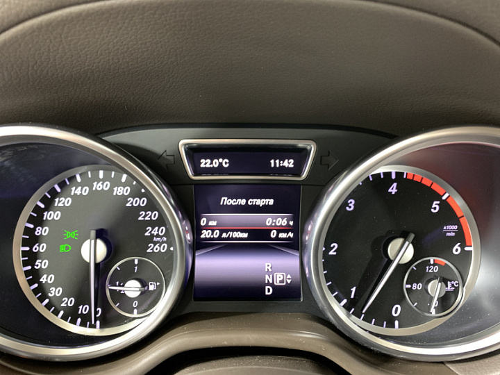 MERCEDES-BENZ GL-Класс 3, 2014 года, Автоматическая, КОРИЧНЕВЫЙ
