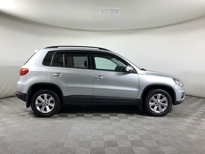 VOLKSWAGEN Tiguan 2, 2011 года, Автоматическая, Серебристый