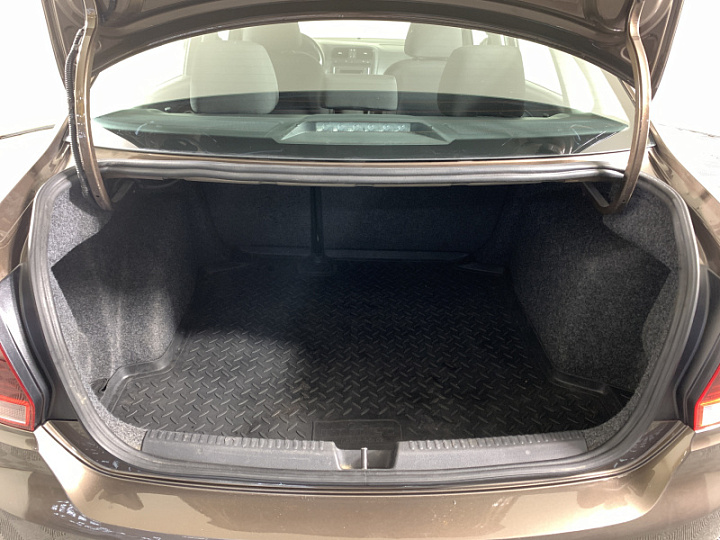 VOLKSWAGEN Polo 1.6, 2017 года, Автоматическая, КОРИЧНЕВЫЙ