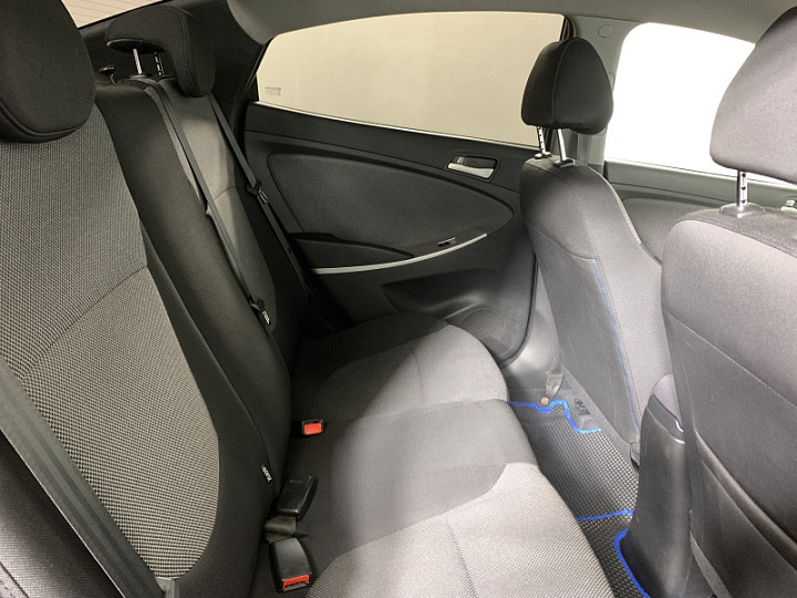 HYUNDAI Solaris 1.6, 2013 года, Автоматическая, Черно-Серый