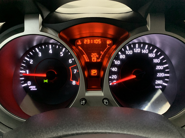 NISSAN Juke 1.6, 2012 года, Вариатор, БЕЛЫЙ
