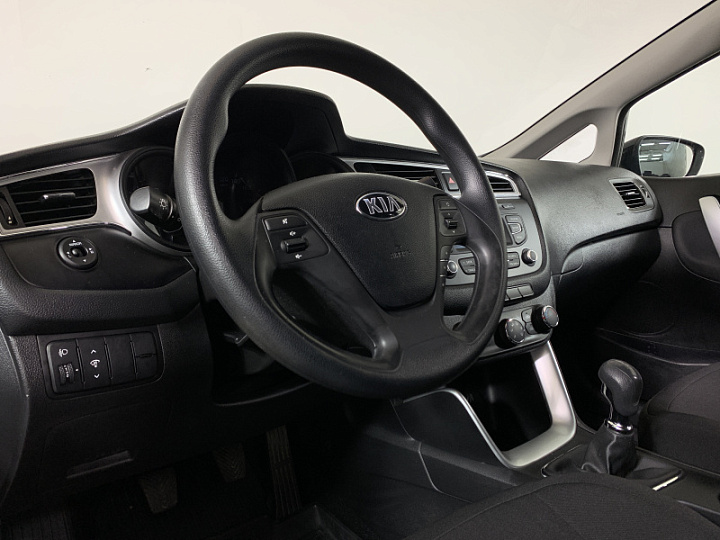 KIA Ceed 1.4, 2015 года, Механика, ЧЕРНЫЙ