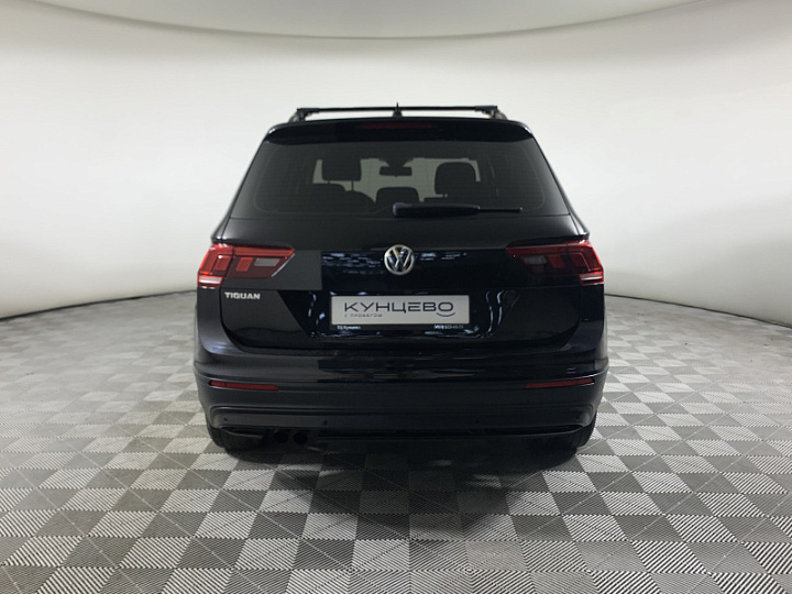 Volkswagen Tiguan 1.4, 2020 года, Механика, Черный