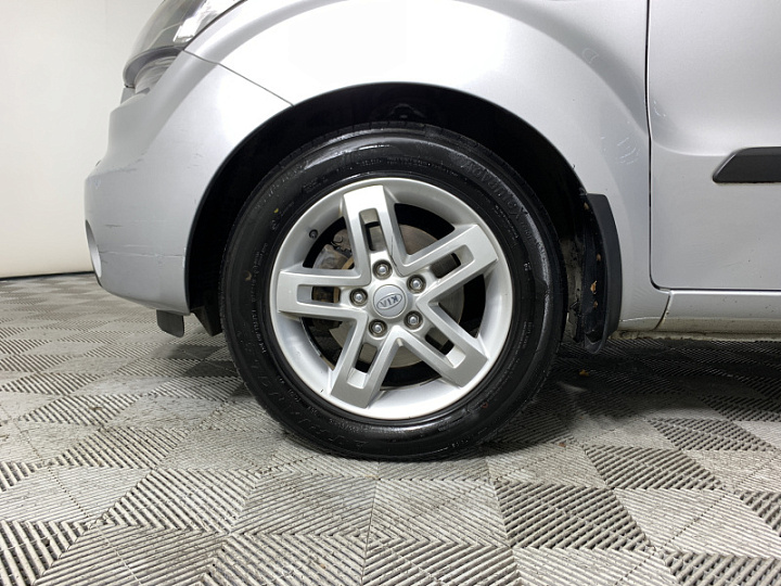 KIA Soul 1.6, 2010 года, Автоматическая, Серебристый