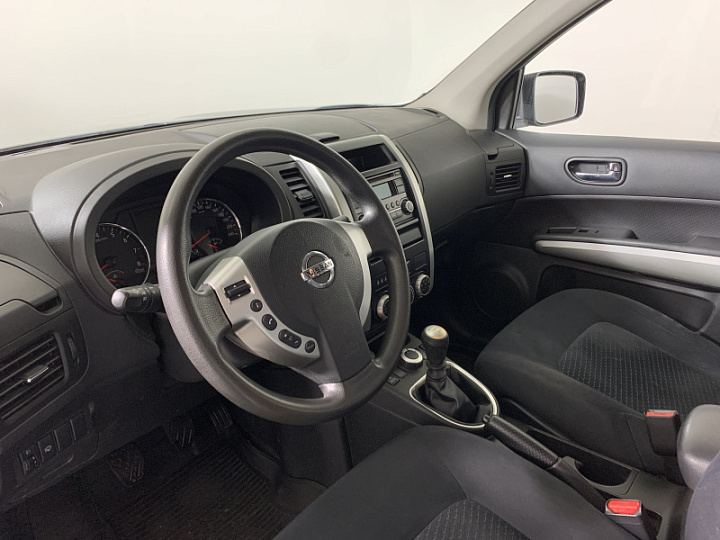 NISSAN X-Trail 2, 2012 года, Механика, Серебристый