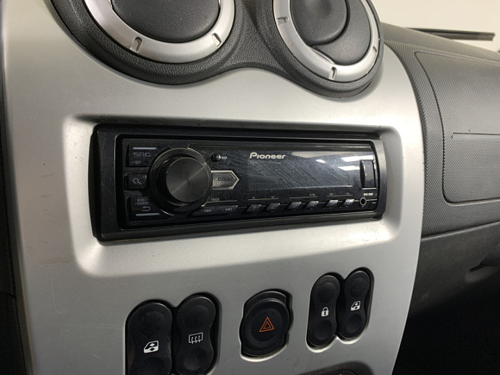 DACIA Logan 1.5, 2010 года, Механика, Серебристый