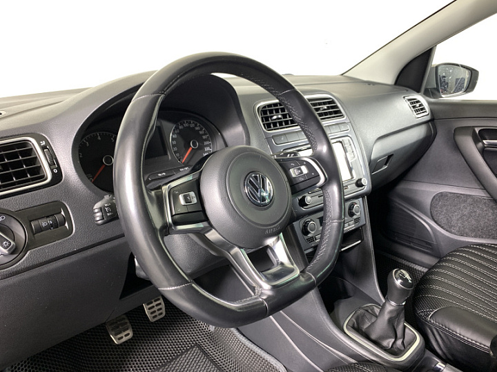 VOLKSWAGEN Polo 1.6, 2019 года, Механика, Серебристый