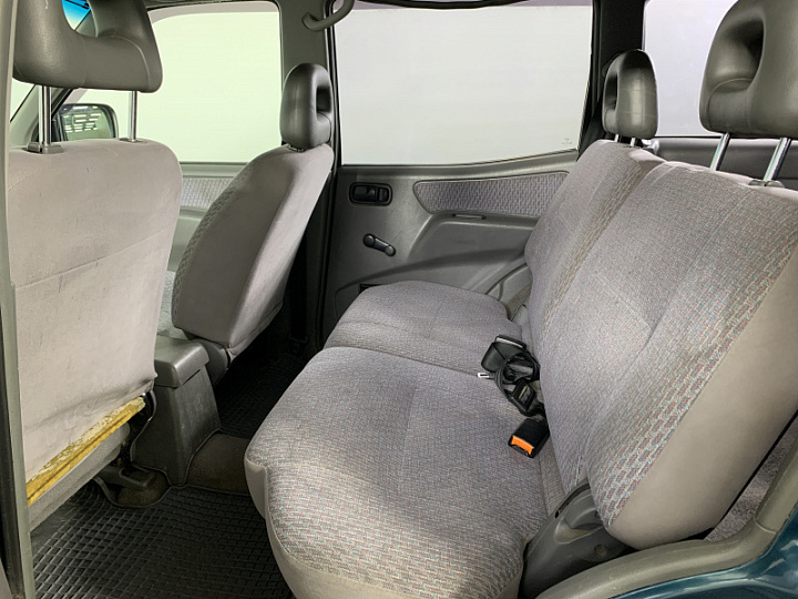 NISSAN Terrano 2.4, 1995 года, Механика, ЗЕЛЕНЫЙ
