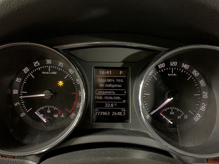 SKODA Superb 2, 2013 года, Робот, ТЕМНО-БОРДОВЫЙ