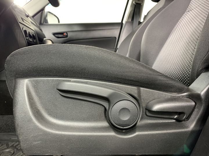 SUZUKI Vitara 1.6, 2015 года, Автоматическая, СЕРЫЙ